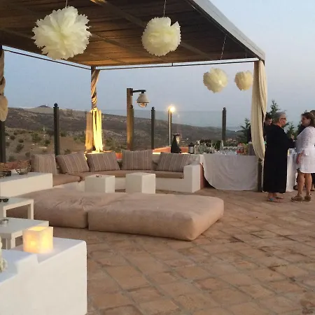 فيلة Distefi Hills In Sounio ميتامورفوسي